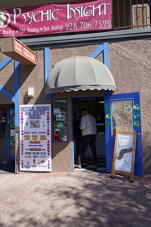 London Bridge Ice Cream Parlor